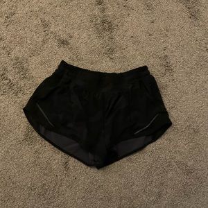 Lululemon Hotty Hot Low Rise 2.5in Shorts